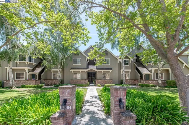 MLS: 41106956 Condo For Sale