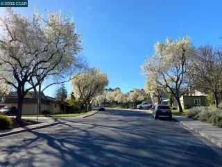 Photo #3: 41107000 Listing