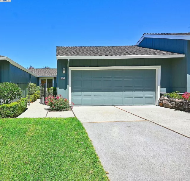 MLS: 41107039 Condo For Sale