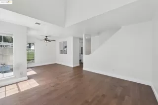 Photo #5: 41107127 Listing