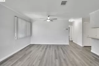 Photo #6: 41107234 Listing