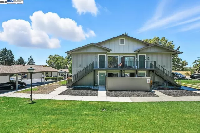 MLS: 41107256 Condo For Sale