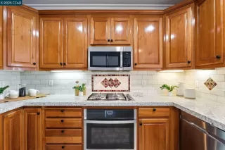 Photo #6: 41107300 Listing