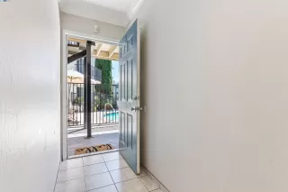 Photo #3: 41107342 Listing