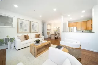 Photo #2: 41107372 Listing