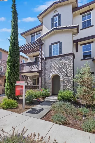 Photo #1: 41107386 Listing 