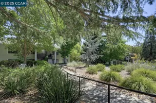 Photo #2: 41107465 Listing