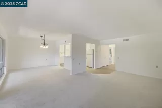 Photo #2: 41107492 Listing 