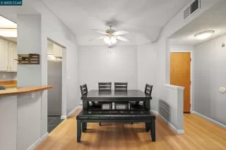 Photo #5: 41107496 Listing 