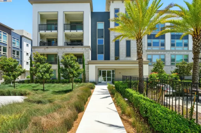 MLS: 41107500 Condo For Sale