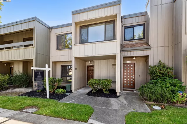 MLS: 41107533 Condo For Sale