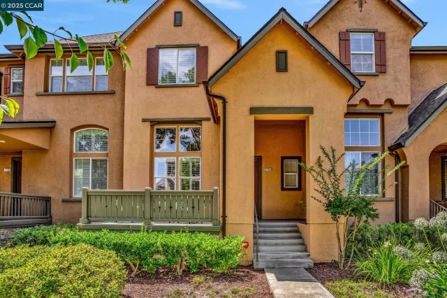 MLS: 41107540 Condo For Sale