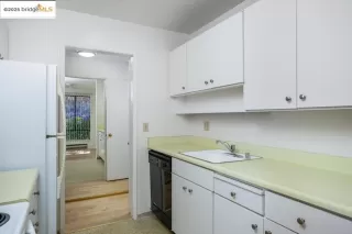 Photo #6: 41107548 Listing