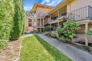 More Details about MLS # 41107608 : 7610 MOUNTAIN BLVD # 2