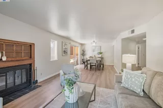 Photo #5: 41107608 Listing 