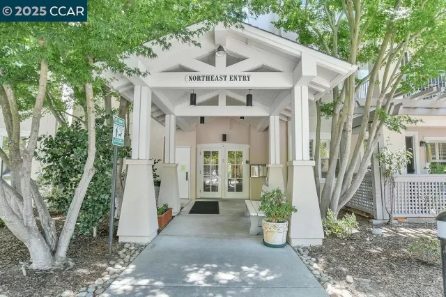 MLS: 41107612 Condo For Sale