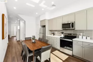 Photo #2: 41107621 Listing 