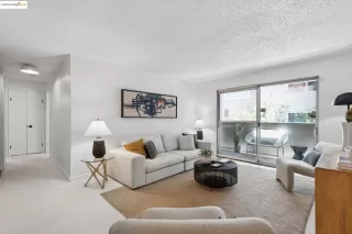 Photo #6: 41107637 Listing