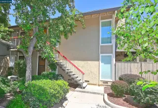 Photo #2: 41107644 Listing