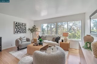 Photo #4: 41107653 Listing