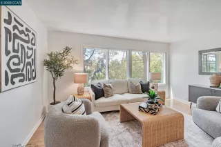 Photo #5: 41107653 Listing