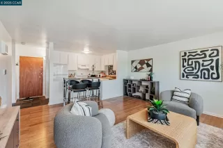 Photo #6: 41107653 Listing