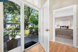 Photo #5: 41107660 Listing 