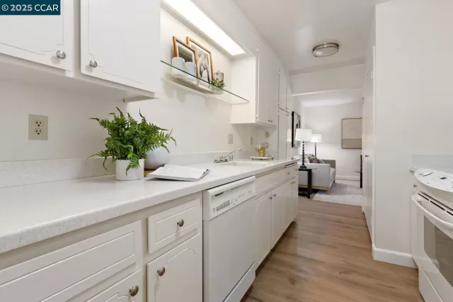 MLS: 41107724 Condo For Sale