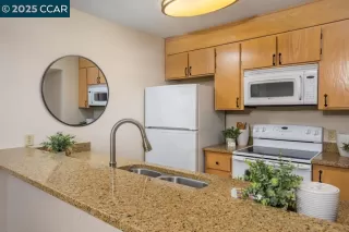 Photo #5: 41107726 Listing 