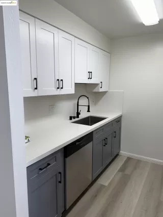 Photo #5: 41107731 Listing 