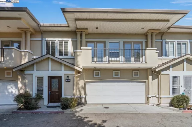 MLS: 41107773 Condo For Sale