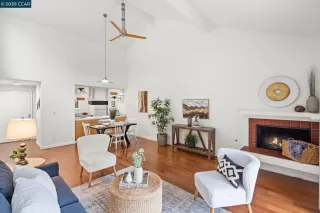 Photo #5: 41107838 Listing