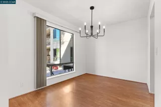 Photo #5: 41107914 Listing 