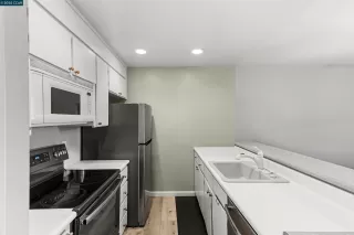 Photo #6: 41107928 Listing