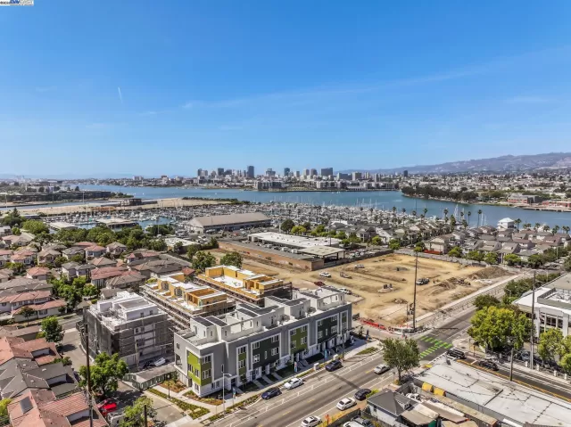 MLS: 41107979 Condo For Sale