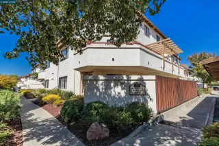 More Details about MLS # 41108031 : 5055 VALLEY CREST DR # 196