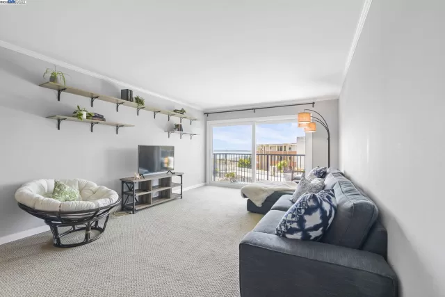 MLS: 41108042 Condo For Sale