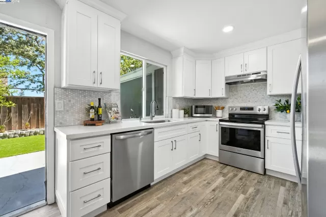 MLS: 41108113 Condo For Sale