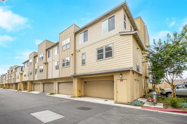 MLS: 41108180 Condo For Sale