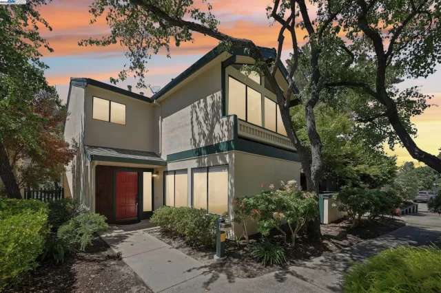 MLS: 41108207 Condo For Sale