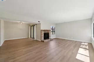 Photo #5: 41108207 Listing