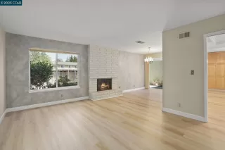 Photo #4: 41108396 Listing