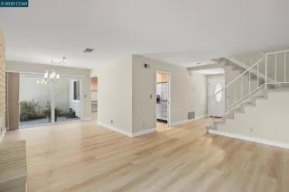 Photo #5: 41108396 Listing