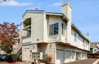 More Details about MLS # 41108407 : 1440 THRUSH AVE # 48