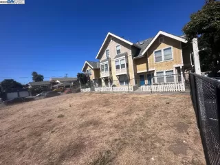 Photo #4: 41108419 Listing 