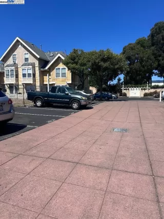 Photo #5: 41108419 Listing 