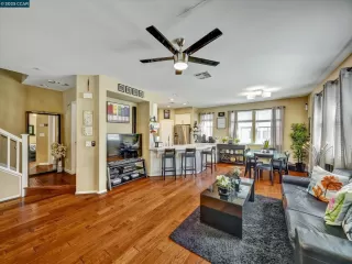 Photo #5: 41108421 Listing 