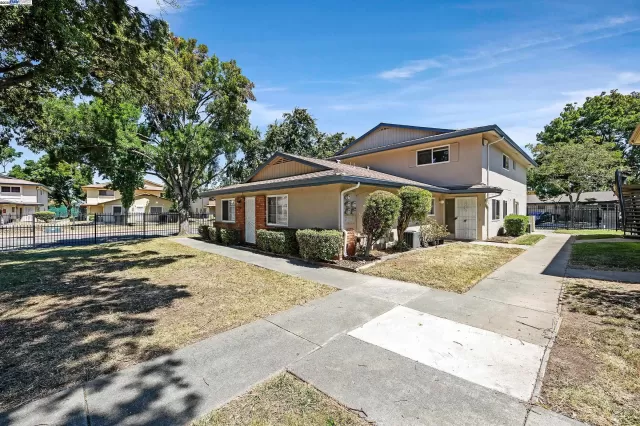 MLS: 41108433 Condo For Sale