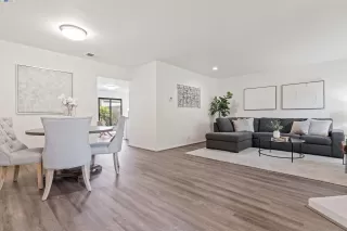 Photo #5: 41108459 Listing 