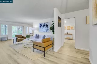 Photo #4: 41108496 Listing